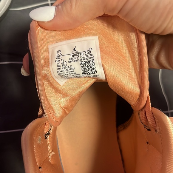 Jordan mids peach mocha women's 9.5 - Picture 4 of 5